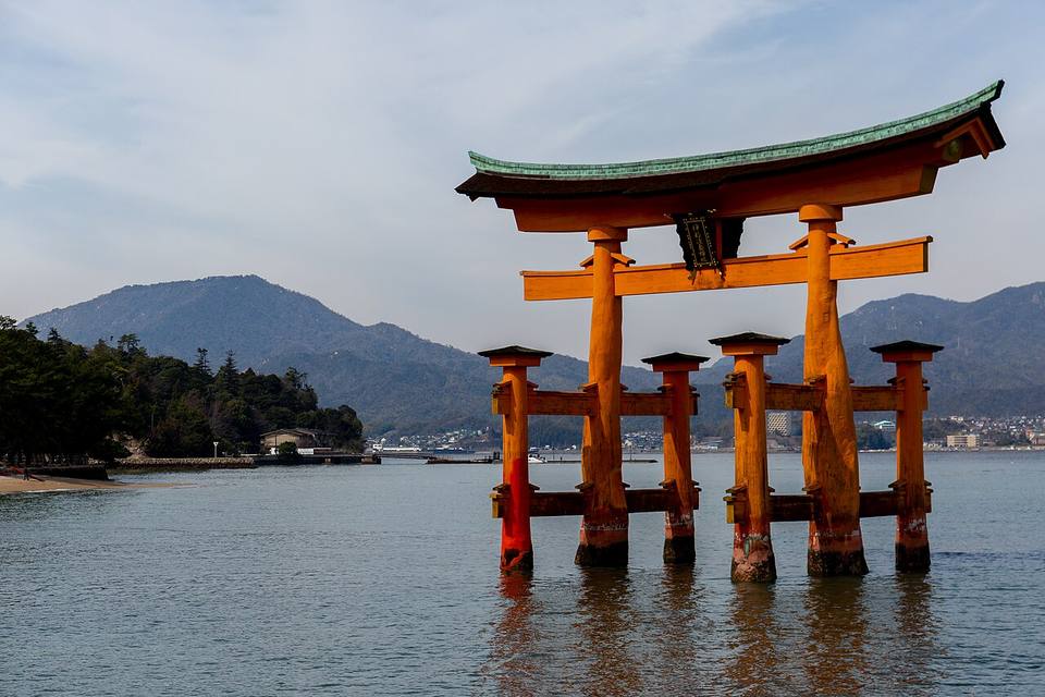 日本神话：古事记、八百万神与神社巡礼入门