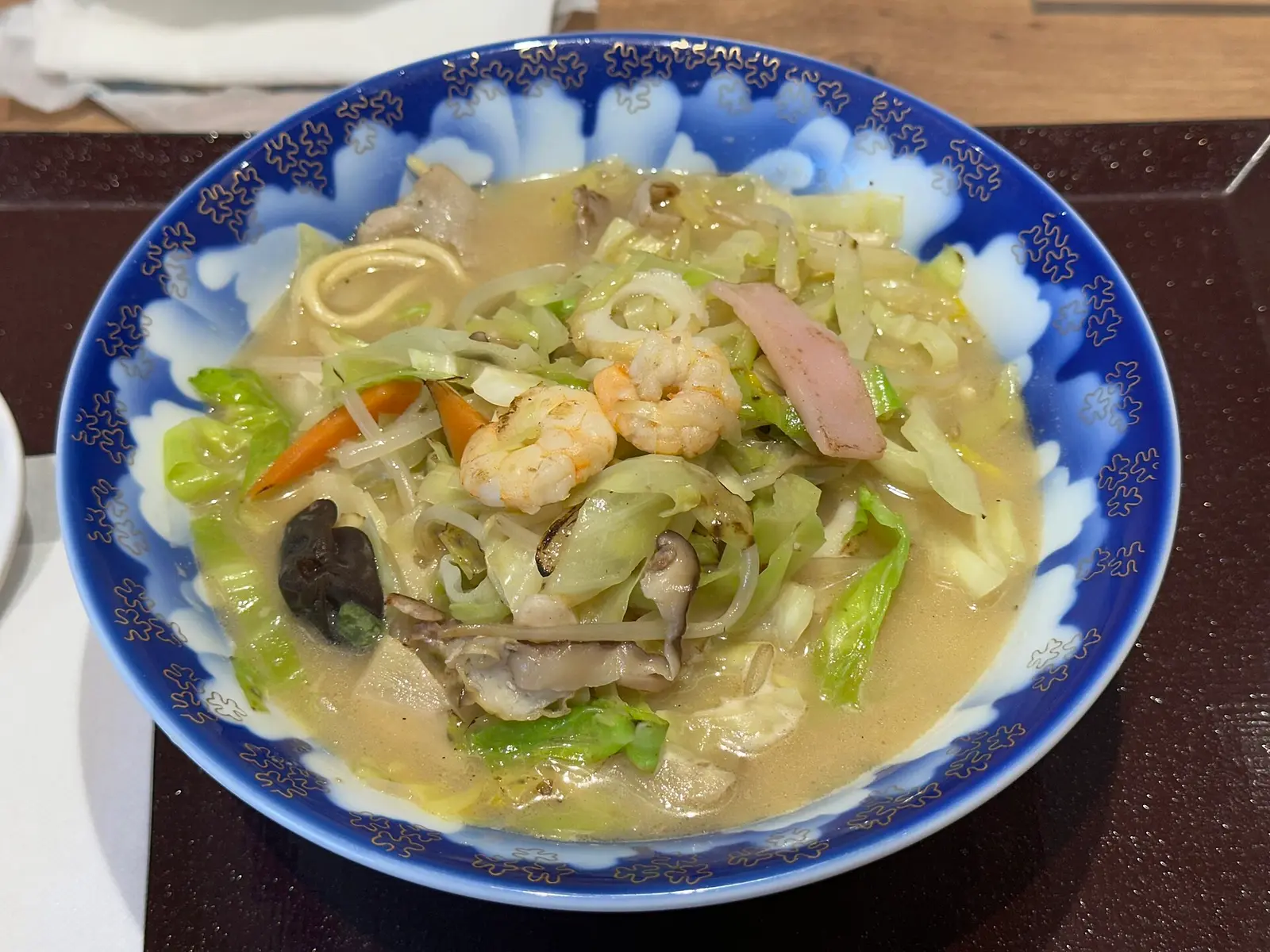 Champon de verduras en un local de la estación de Nagasaki