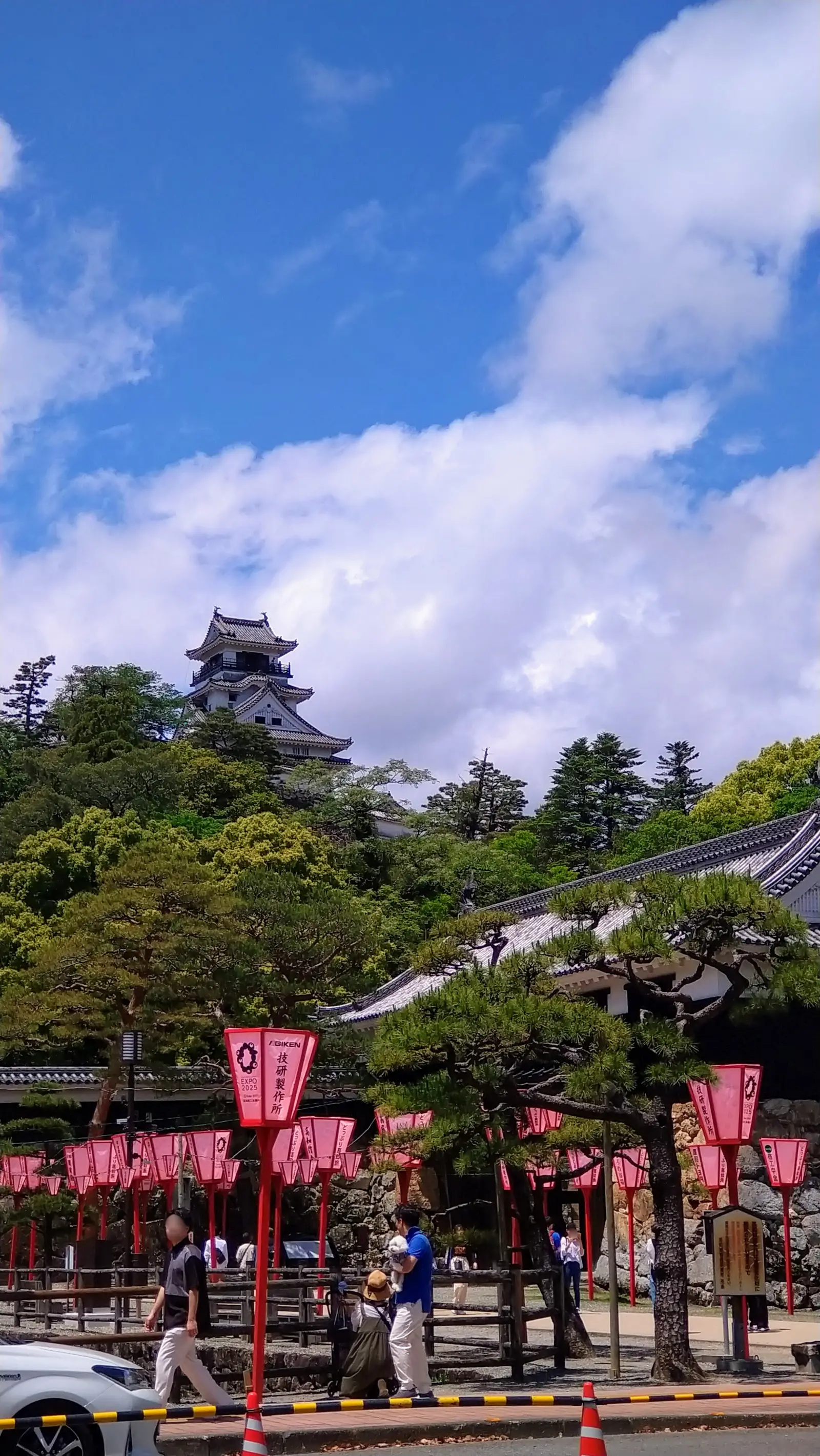 El castillo de Kōchi fotografiado en 2024, usado para ilustrar el tema de la ciudad castillo; no es Katsurahama ni el Festival Yosakoi
