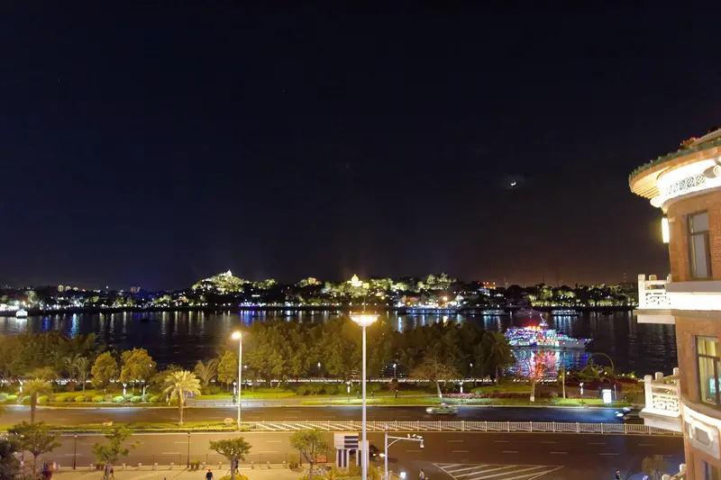 鷺江道から望む鼓浪嶼の夜景