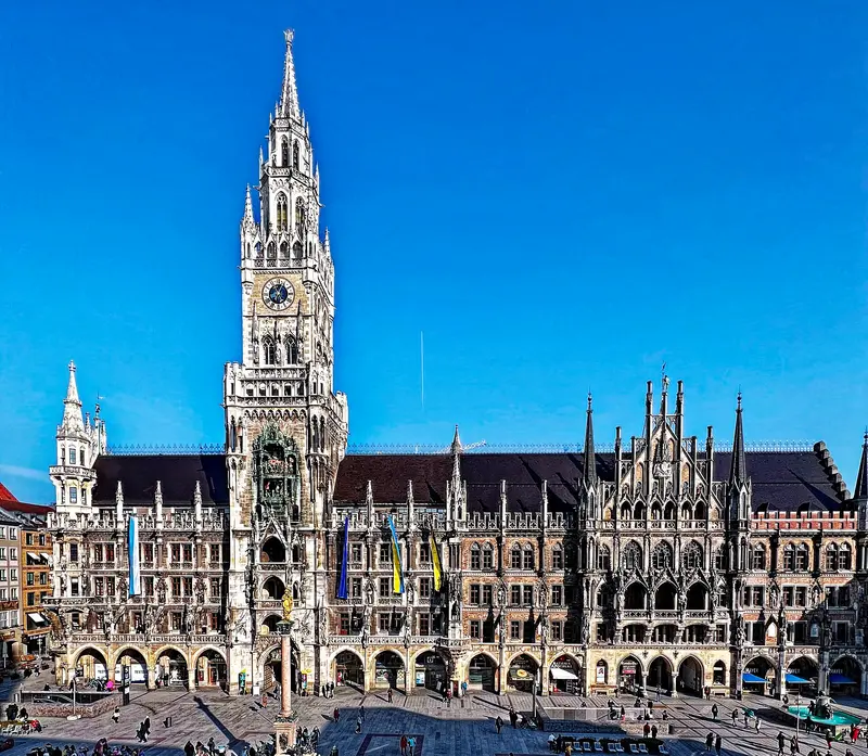 Marienplatz y el Ayuntamiento Nuevo.
