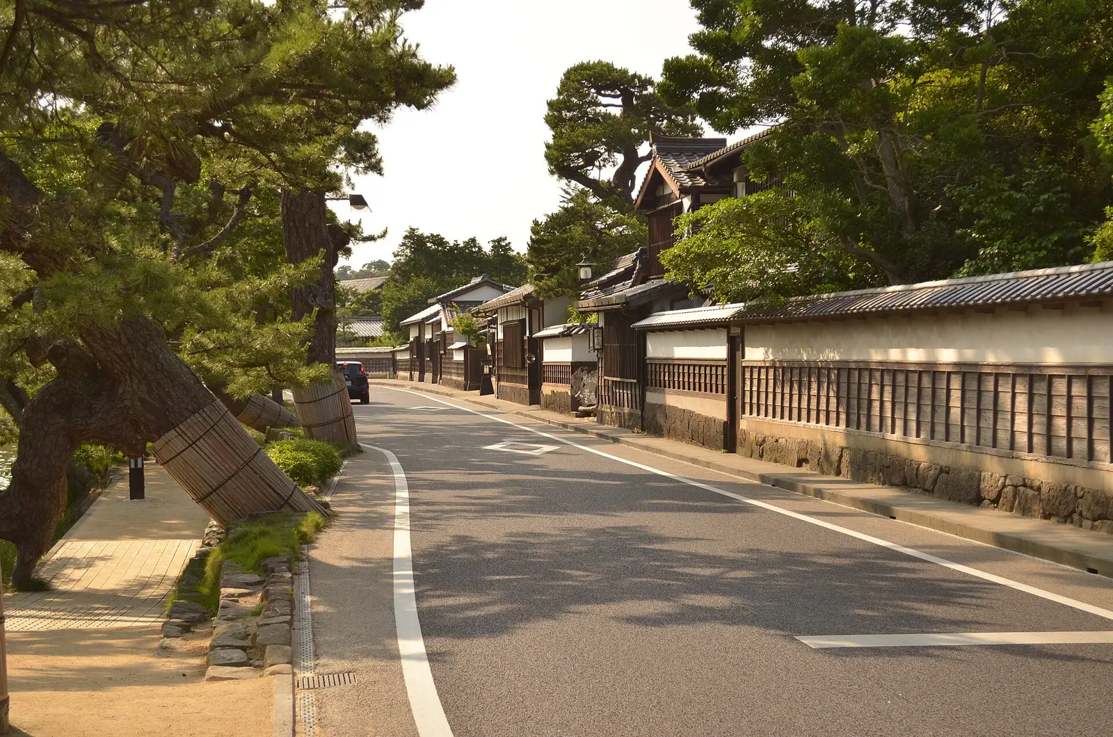 Shiomi Nawate street, photographed in 2014; not an interior photo of a samurai residence