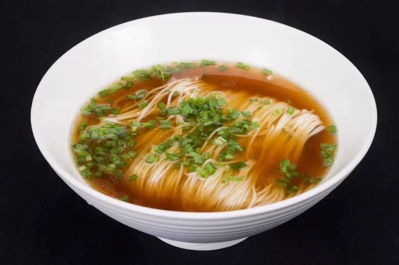 Suzhou-style noodle soup in red broth (location not stated)
