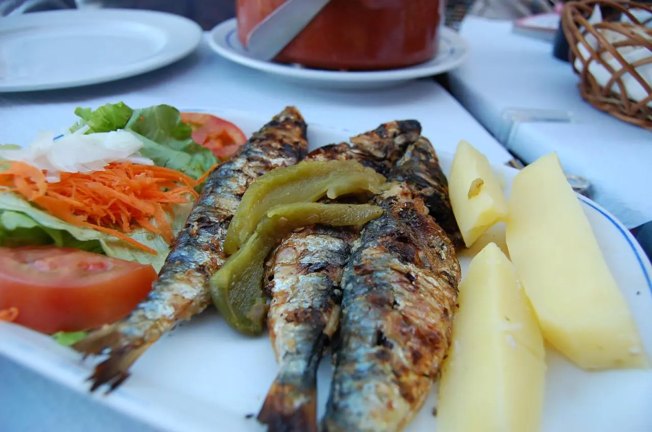 Chargrilled sardines with salad (location not stated)