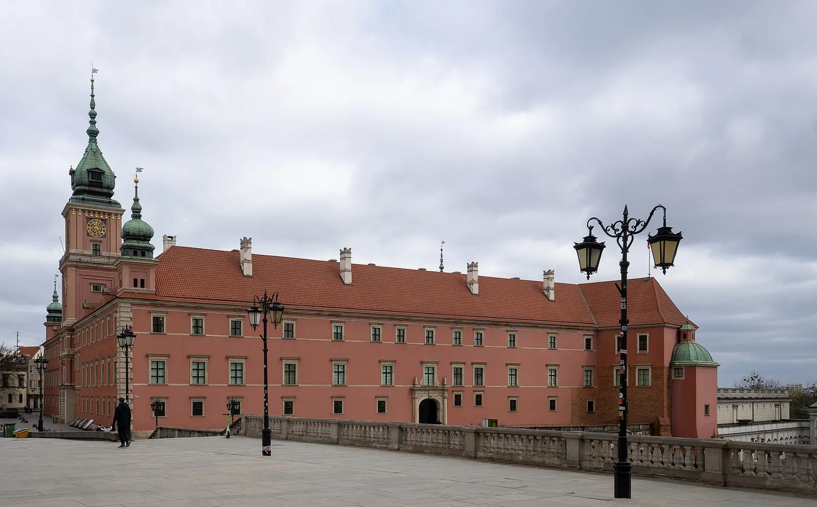 South façade of the Royal Castle in Warsaw, photographed in 2026; it does not reflect the opening status of the galleries inside