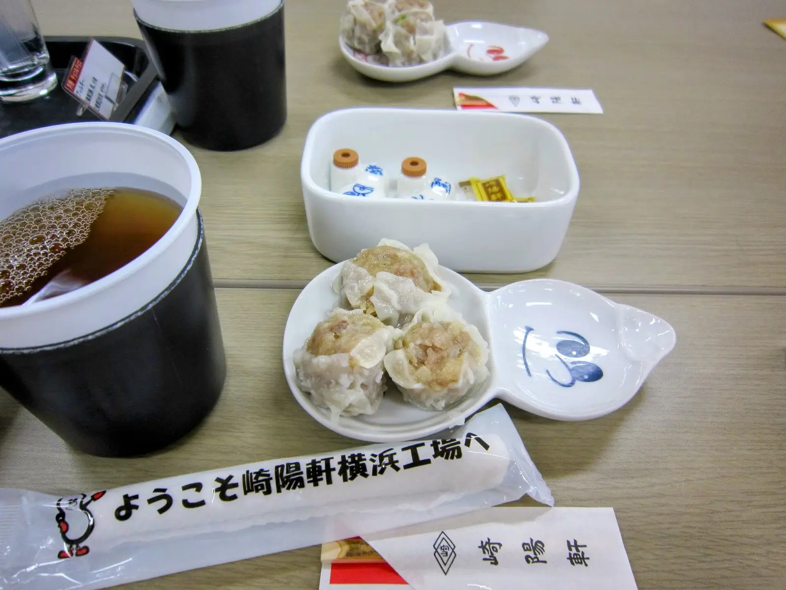 崎阳轩横滨工厂参观时试吃的刚出锅烧卖