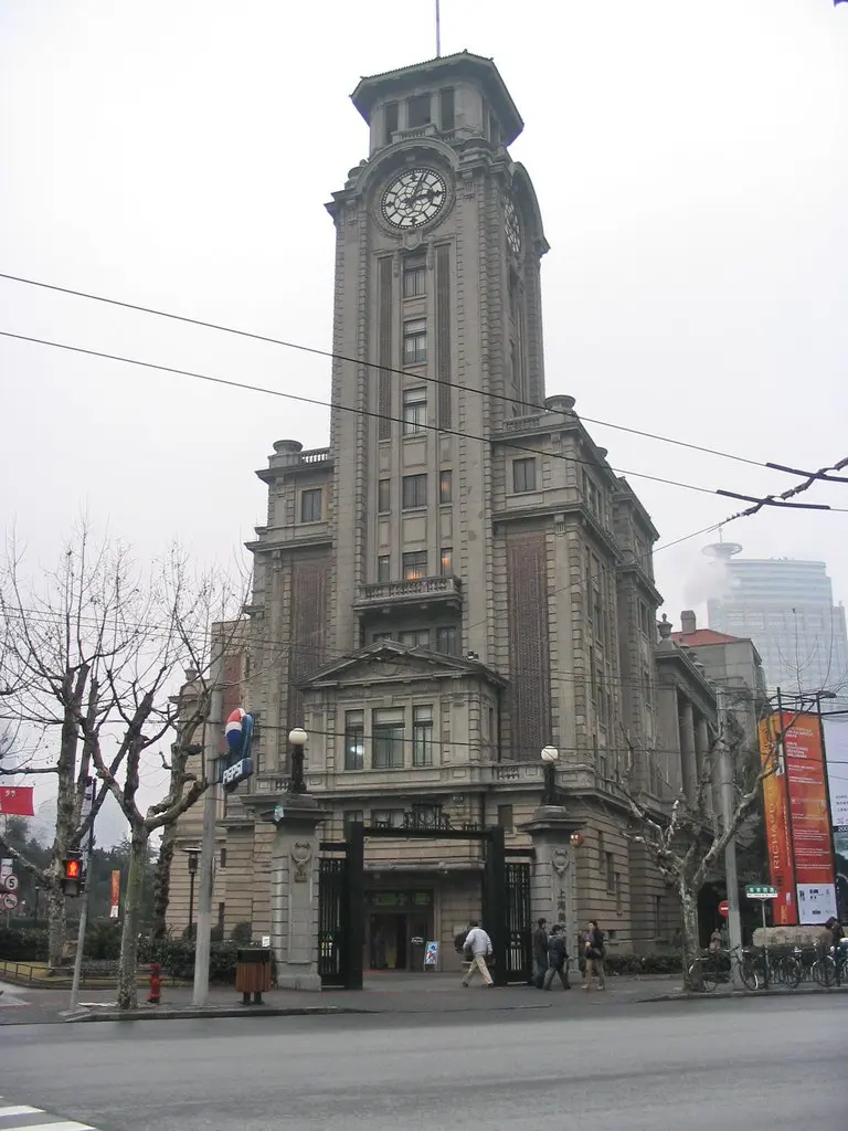 The former Shanghai Race Club building in 2006, then the Shanghai Art Museum and now the East Building of the Shanghai History Museum