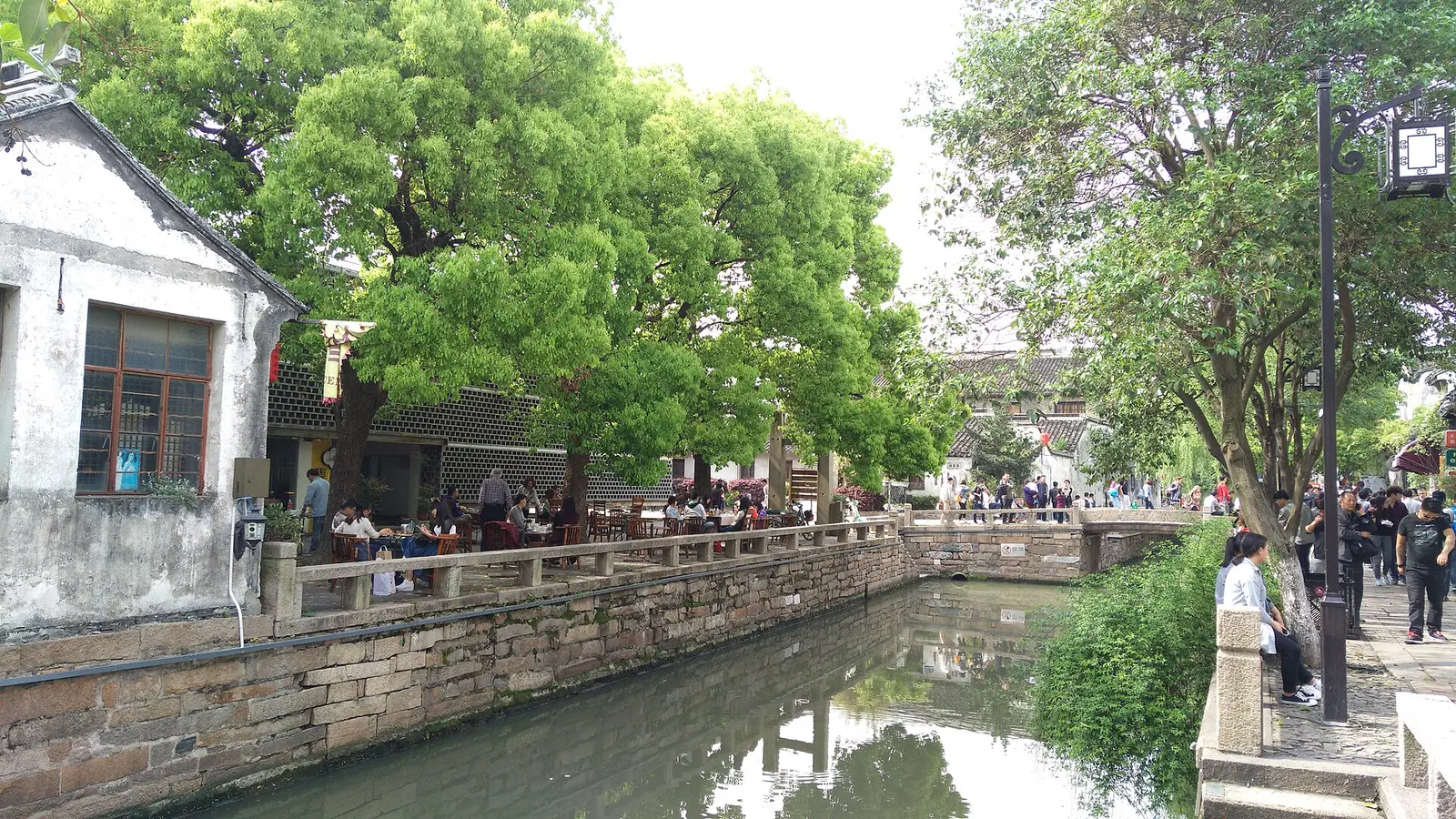 Viviendas junto al río Pingjiang en la calle Pingjiang