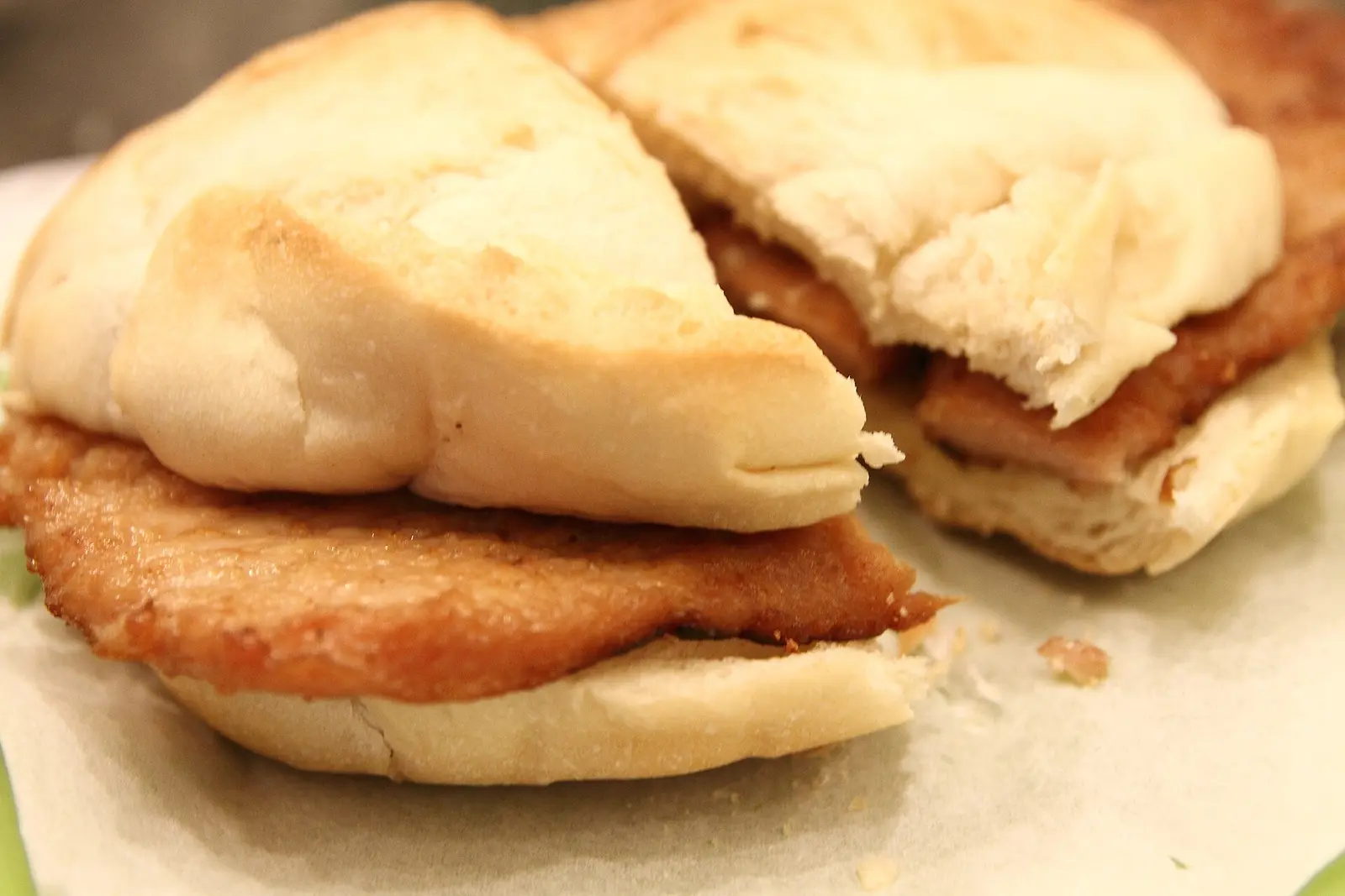 Bocadillo de chuleta de cerdo a la plancha en Macao (2012)