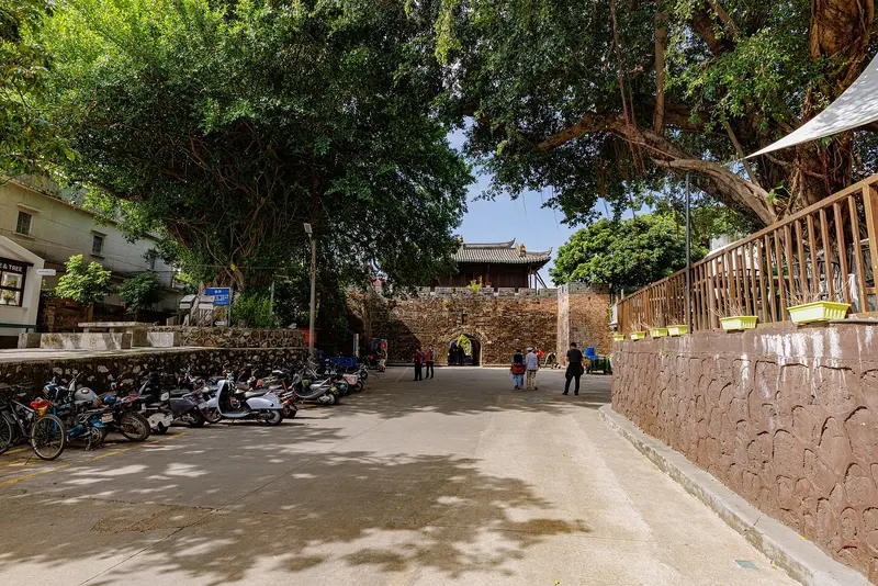 Parte de la Fortaleza de Dapeng, fotografiada en 2022; no representa el estado de conservación de todas las murallas