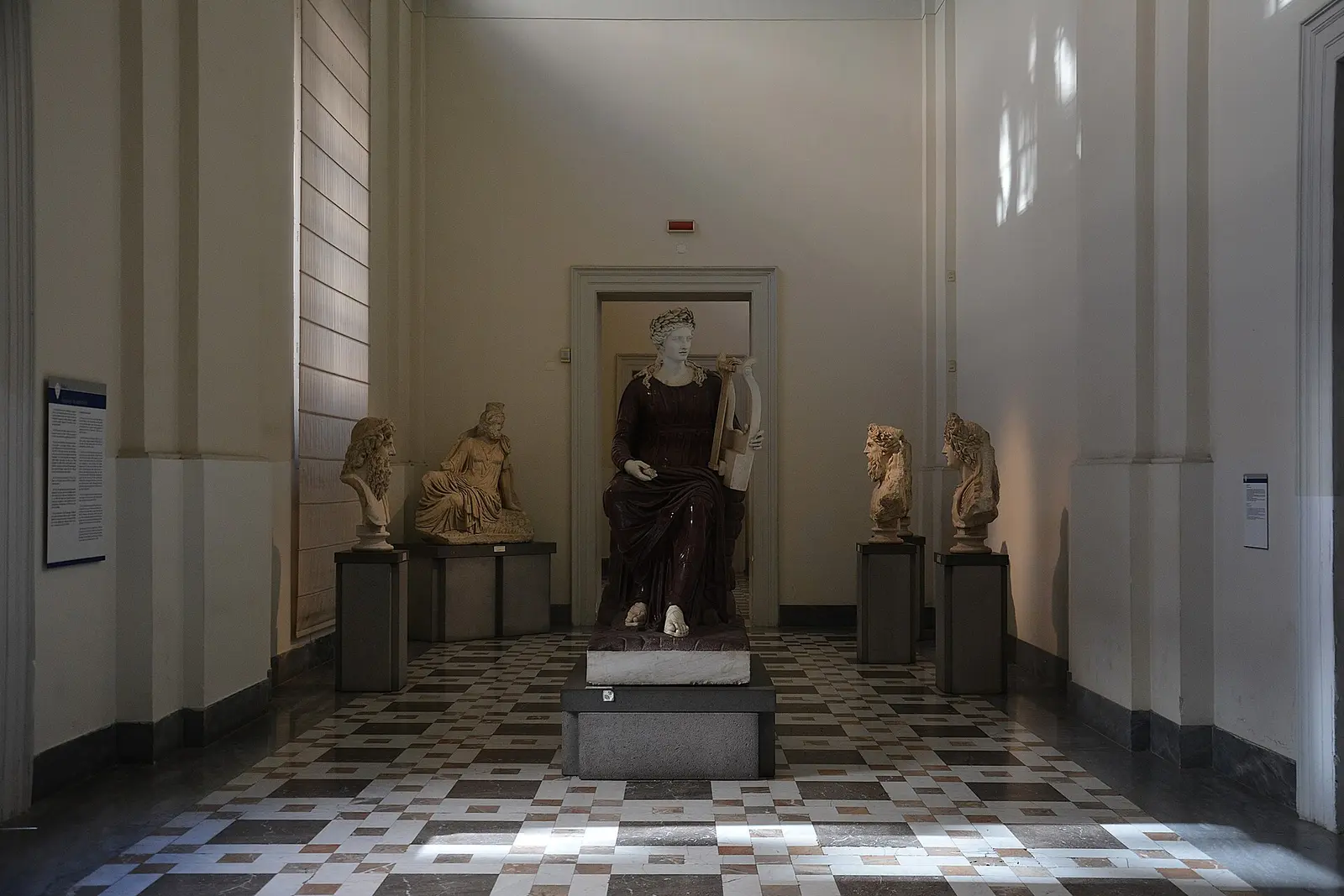 2024年に撮影したナポリ国立考古学博物館の建物。収蔵品の写真ではありません